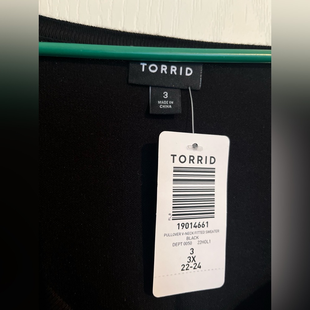 torrid Black V-Neck Sweater - Picture 4 of 4